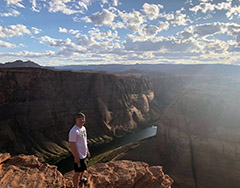 Ronal Palmen on a hike at the grand canyon.